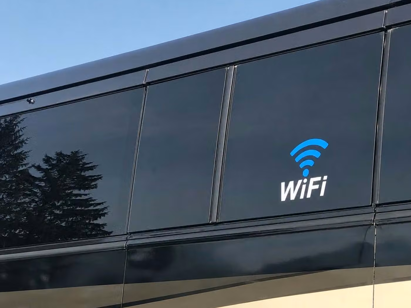 opelika 15 passenger minibus wifi