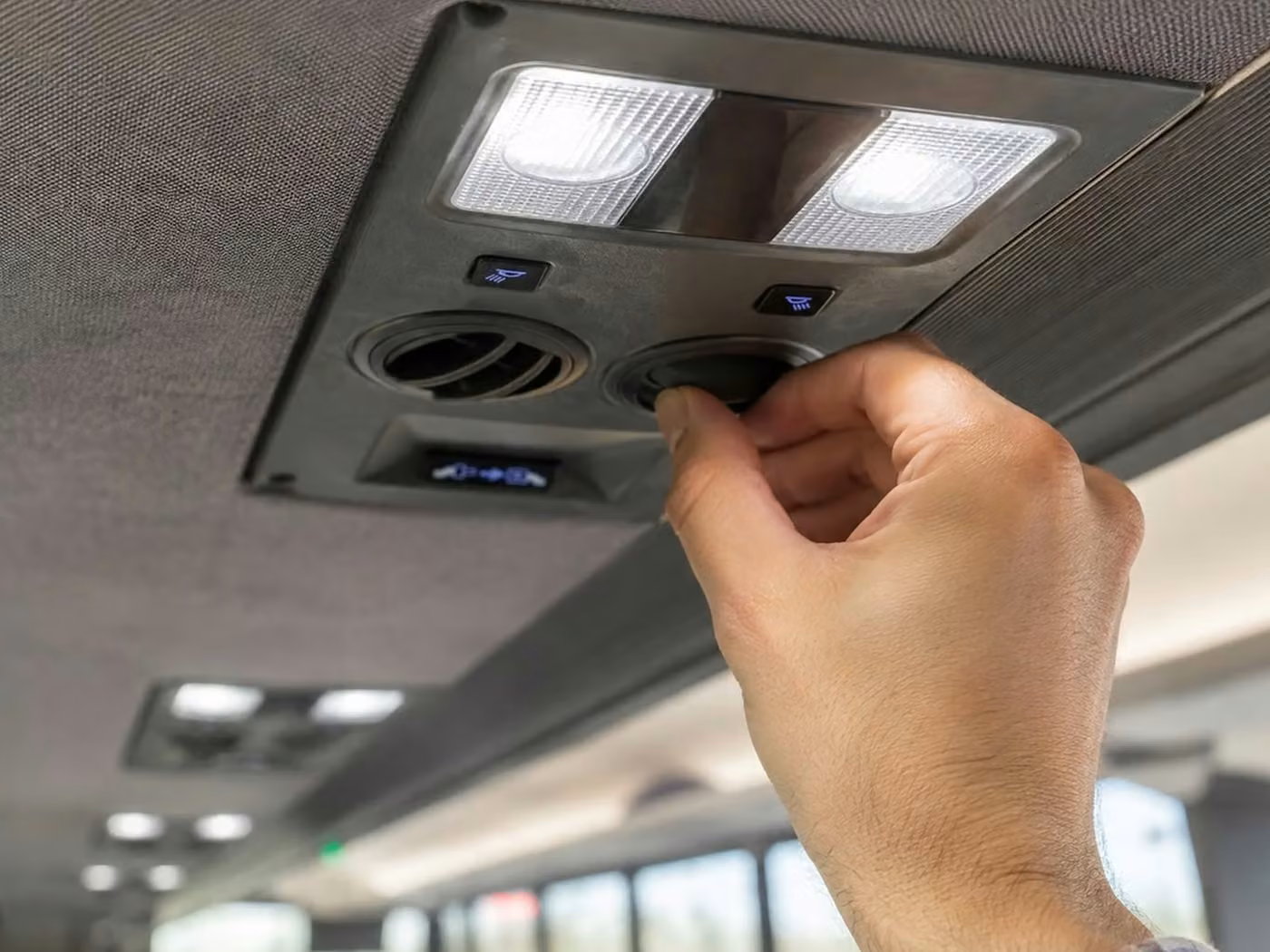 opelika 18 passenger minibus climate control