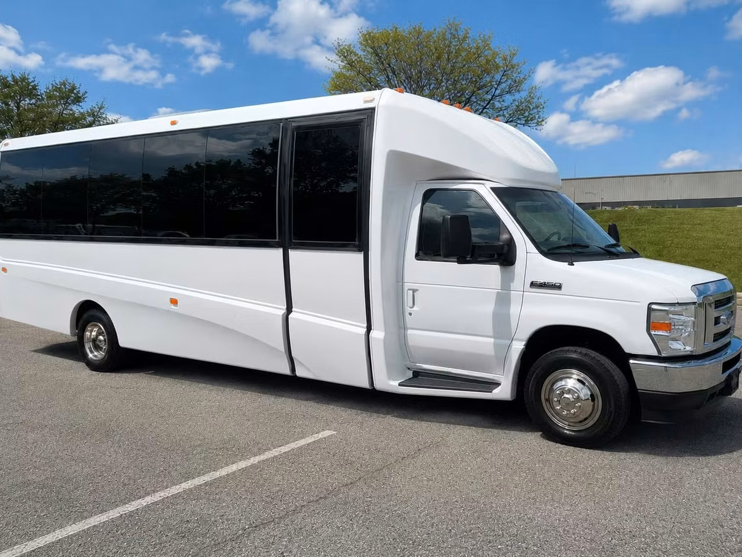 opelika 20 passenger minibus rental