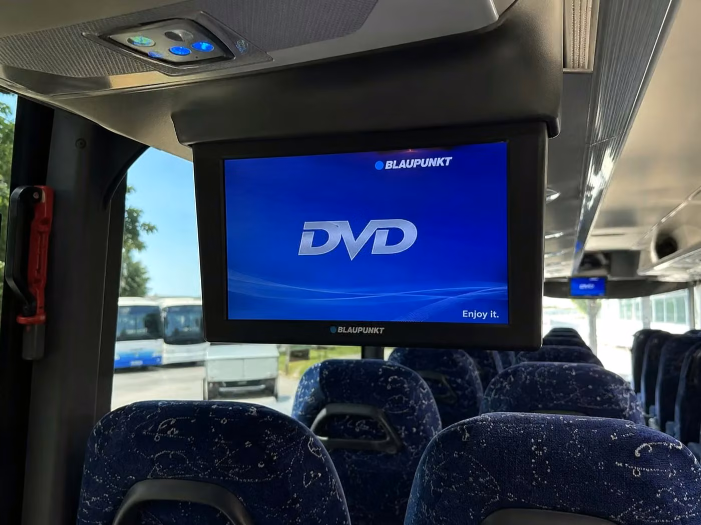 opelika 56 passenger charter bus tvs